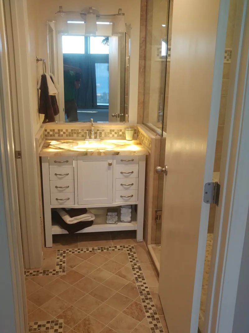 An onyx stone bathroom, by Built Right in Montana