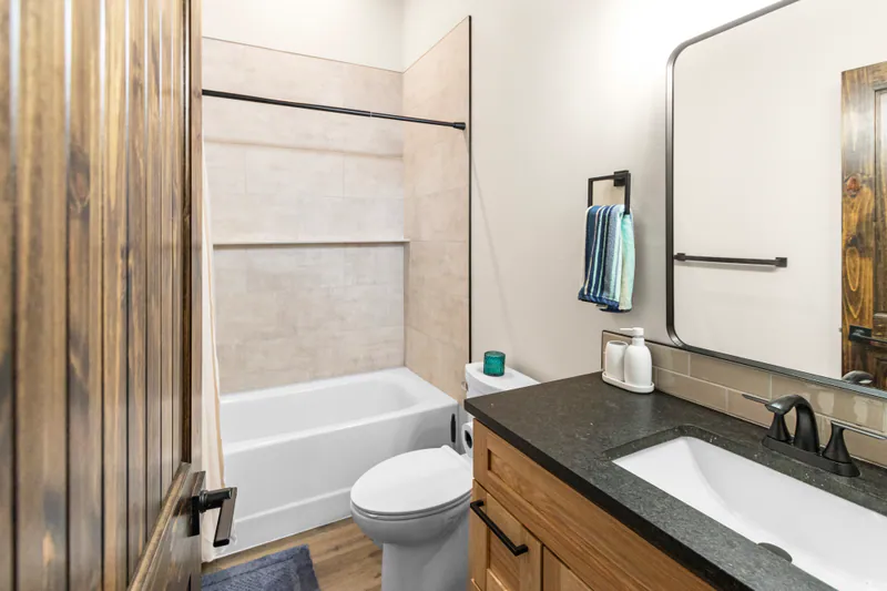 Guest bathroom, Montana Lakefront Luxury Retreat by Built Right in Montana