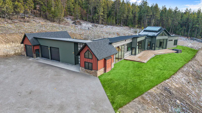 Generous fire control zone, Mountain Modern Living Flathead Montana by Built Right in Montana